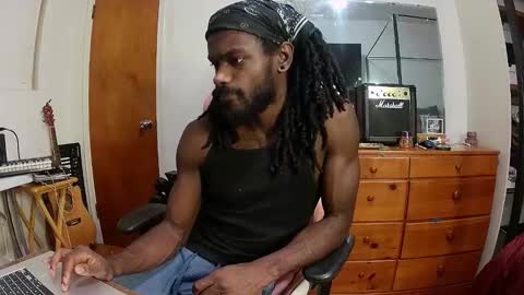 Snapshot of blaqjay chatting on December 5, 2025, 2:20 am BlaqJay online show from December 5, 2025, 2:20 am