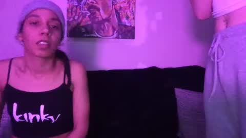 2girls1blunt online show from January 30, 2025, 6:24 am