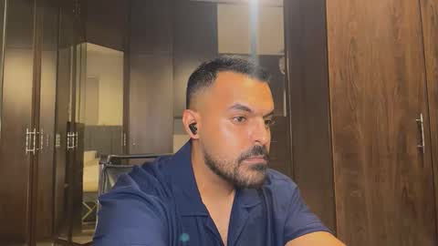 Leo online show from November 22, 2025, 8:02 am