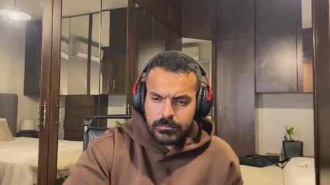 Leo online show from November 29, 2025, 4:37 am