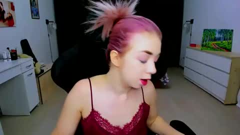 Nicole online show from December 20, 2024, 3:47 am