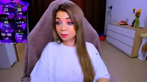 Nicole online show from March 12, 2025, 6:29 am