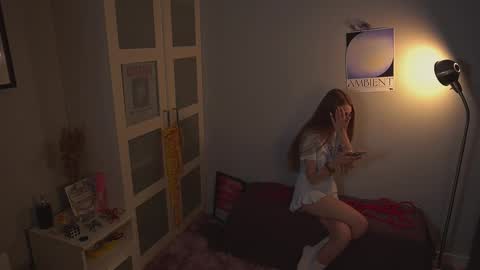  LiLy online show from September 23, 2025, 3:37 pm