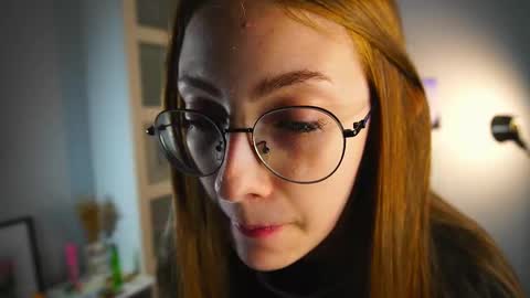  LiLy online show from October 17, 2025, 3:03 pm