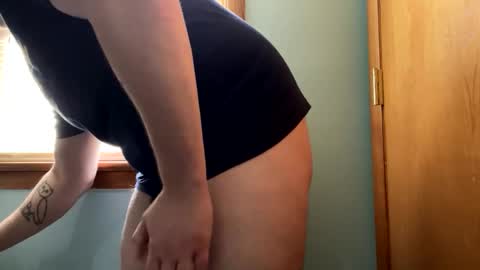 Snapshot of blissfulfoxtrot chatting on April 27, 2026, 2:15 pm Blissful Foxtrot online show from April 27, 2026, 2:15 pm