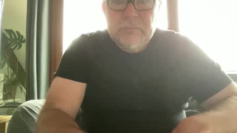 BlIdoL online show from May 7, 2026, 6:41 am
