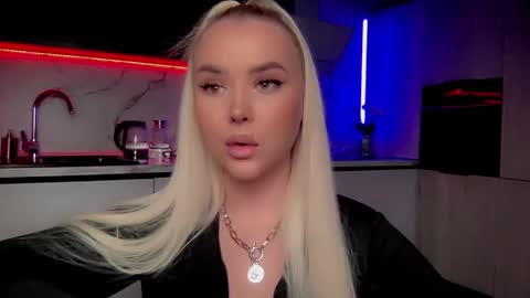 Lana online show from December 24, 2024, 4:33 am