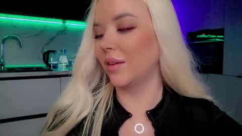 Lana online show from February 24, 2025, 6:05 am