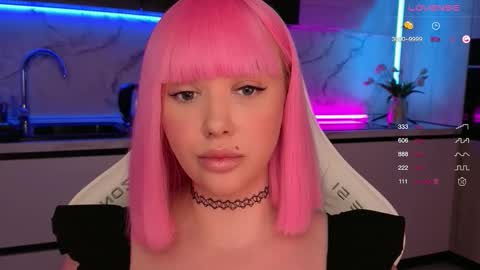 Lana online show from September 16, 2025, 1:34 pm