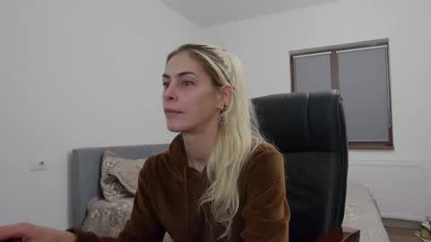 blonde4pasion online show from December 6, 2024, 7:45 pm