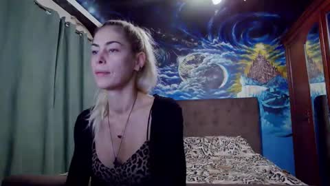 blonde4pasion online show from October 4, 2025, 4:43 am