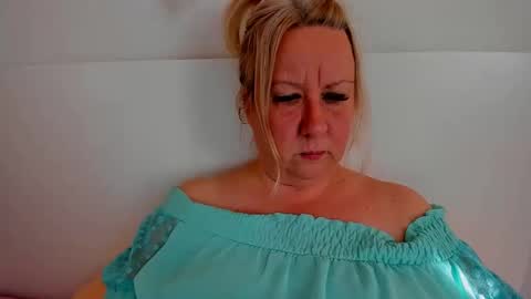 Nicole online show from September 25, 2025, 12:20 pm