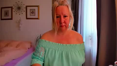 Nicole online show from February 3, 2026, 6:40 am