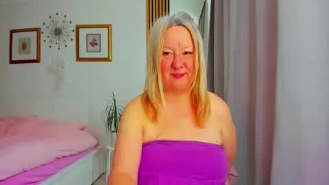 Nicole online show from March 28, 2026, 8:47 am