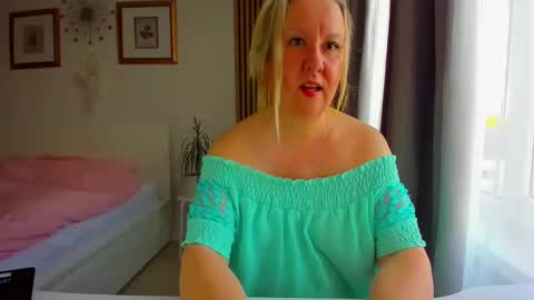 Nicole online show from April 1, 2026, 4:37 pm