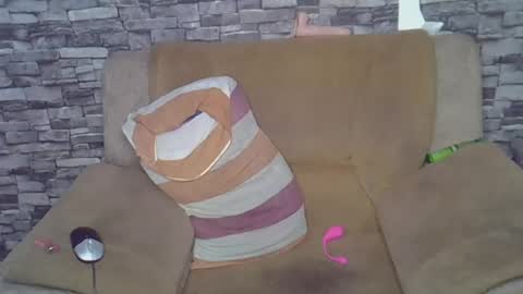 Snapshot of blonde_creamy chatting on July 7, 2026, 7:56 am blonde_creamy online show from July 7, 2026, 7:56 am