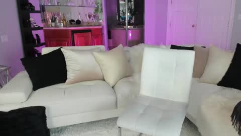 Snapshot of blonde_riderxxx chatting on July 14, 2026, 11:32 pm Blonde Rider online show from July 14, 2026, 11:32 pm