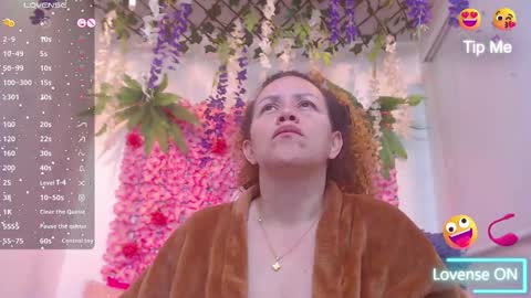 blonde_squirt_ online show from January 18, 2026, 11:36 am