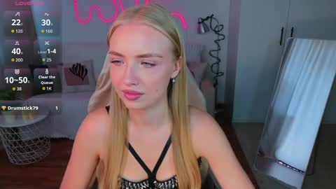 Snapshot of blonde_vibe chatting on May 23, 2026, 9:13 am Nessa online show from May 23, 2026, 9:13 am