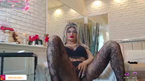 Snapshot of blondeceline chatting on June 22, 2026, 5:04 am blondeceline online show from June 22, 2026, 5:04 am