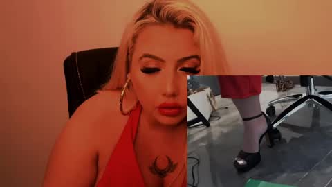 Snapshot of blondedolltia chatting on July 9, 2026, 6:28 am blondedolltia online show from July 9, 2026, 6:28 am