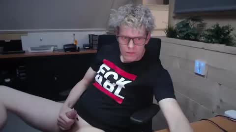 Sven online show from December 5, 2025, 8:49 pm