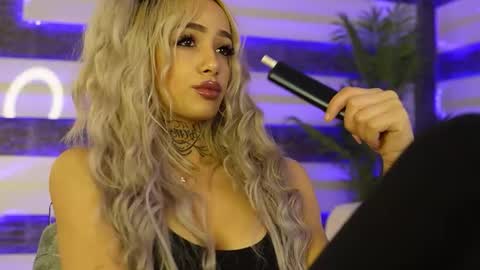 Snapshot of blondie_muller chatting on September 23, 2025, 7:50 pm blondie_muller online show from September 23, 2025, 7:50 pm