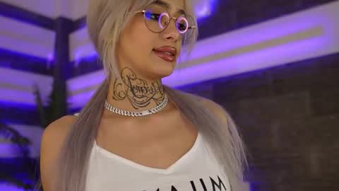 Snapshot of blondie_muller chatting on November 24, 2025, 8:52 pm blondie_muller online show from November 24, 2025, 8:52 pm