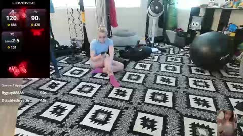 Snapshot of blondiebubblebooty chatting on June 5, 2026, 8:14 pm Bubbles online show from June 5, 2026, 8:14 pm