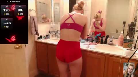 Snapshot of blondiebubblebooty chatting on June 11, 2026, 10:35 am Bubbles online show from June 11, 2026, 10:35 am