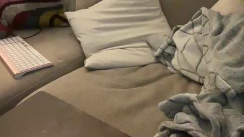 IM TRYNG online show from November 5, 2025, 1:05 am