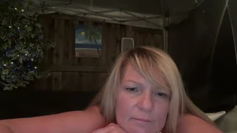 blondinpink online show from July 14, 2026, 10:43 am