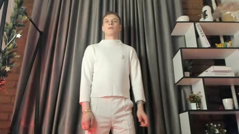 Snapshot of blondvibe chatting on April 15, 2026, 8:31 pm Alik online show from April 15, 2026, 8:31 pm