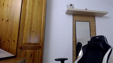 blondyelena online show from January 15, 2025, 8:20 am