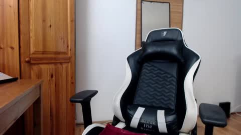 blondyelena online show from January 20, 2025, 8:41 am