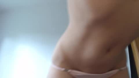 blondyelena online show from April 21, 2026, 7:14 am