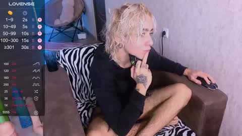 blooming_soul online show from October 1, 2025, 8:42 am