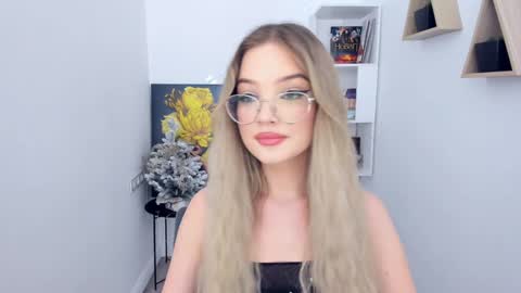 Sophia online show from January 13, 2025, 6:38 pm