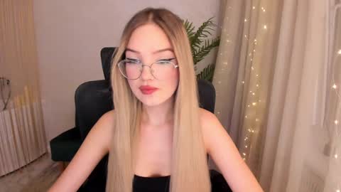 Sophia online show from January 29, 2025, 6:50 pm