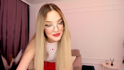 Sophia online show from February 7, 2025, 2:47 pm