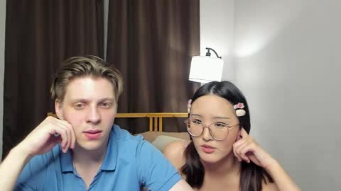 Sasha and Maria online show from March 22, 2026, 7:39 pm