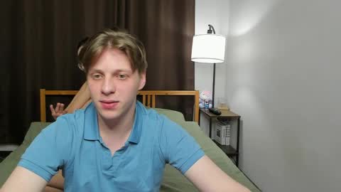 Snapshot of blossomandbee chatting on April 8, 2026, 6:41 pm Sasha and Maria online show from April 8, 2026, 6:41 pm