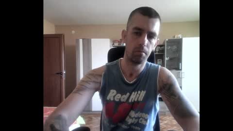 Snapshot of blue_eyed_wolf chatting on June 27, 2026, 1:39 pm Runaway online show from June 27, 2026, 1:39 pm