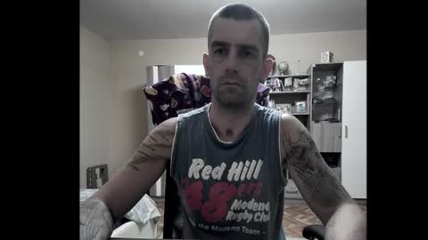 Snapshot of blue_eyed_wolf chatting on July 31, 2026, 9:25 pm Runaway online show from July 31, 2026, 9:25 pm