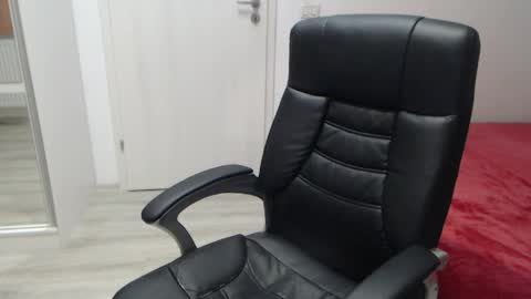 Juliet online show from April 21, 2026, 4:23 pm