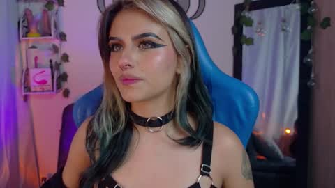 blue_kittenn online show from January 11, 2026, 6:51 am