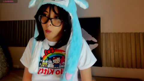 blue_sixx online show from September 19, 2025, 10:32 pm