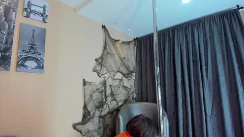 blue_sixx online show from October 19, 2025, 7:36 pm