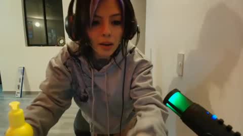 Alice bleu for friends  online show from January 31, 2025, 1:54 am