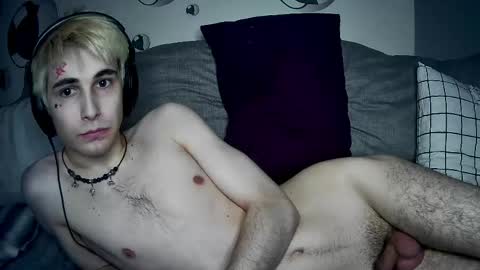 SONNYVAN online show from April 8, 2026, 3:34 pm